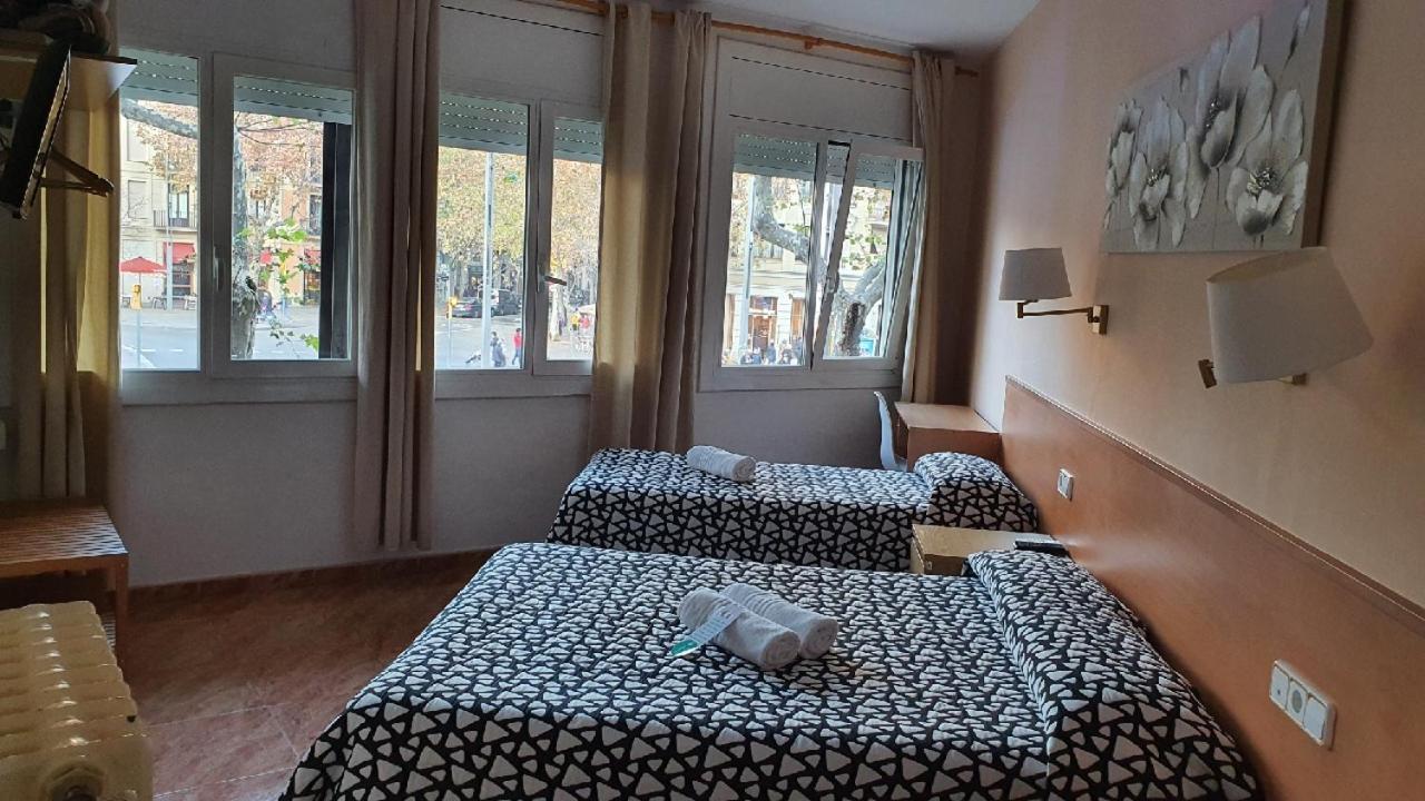 Hostal Rio De Castro Барселона Екстер'єр фото