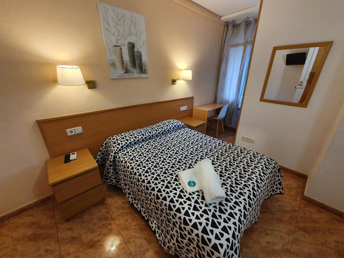 Hostal Rio De Castro Барселона Екстер'єр фото