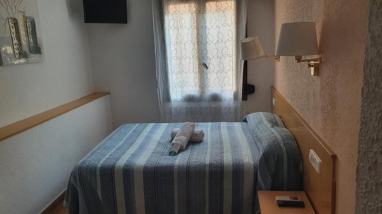 Hostal Rio De Castro Барселона Екстер'єр фото